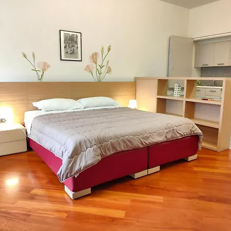 Hostdomus - Madama Cristina Daire *