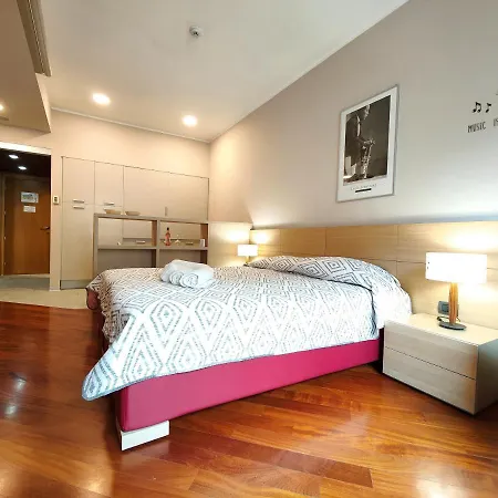 Hostdomus - Madama Cristina Apartment